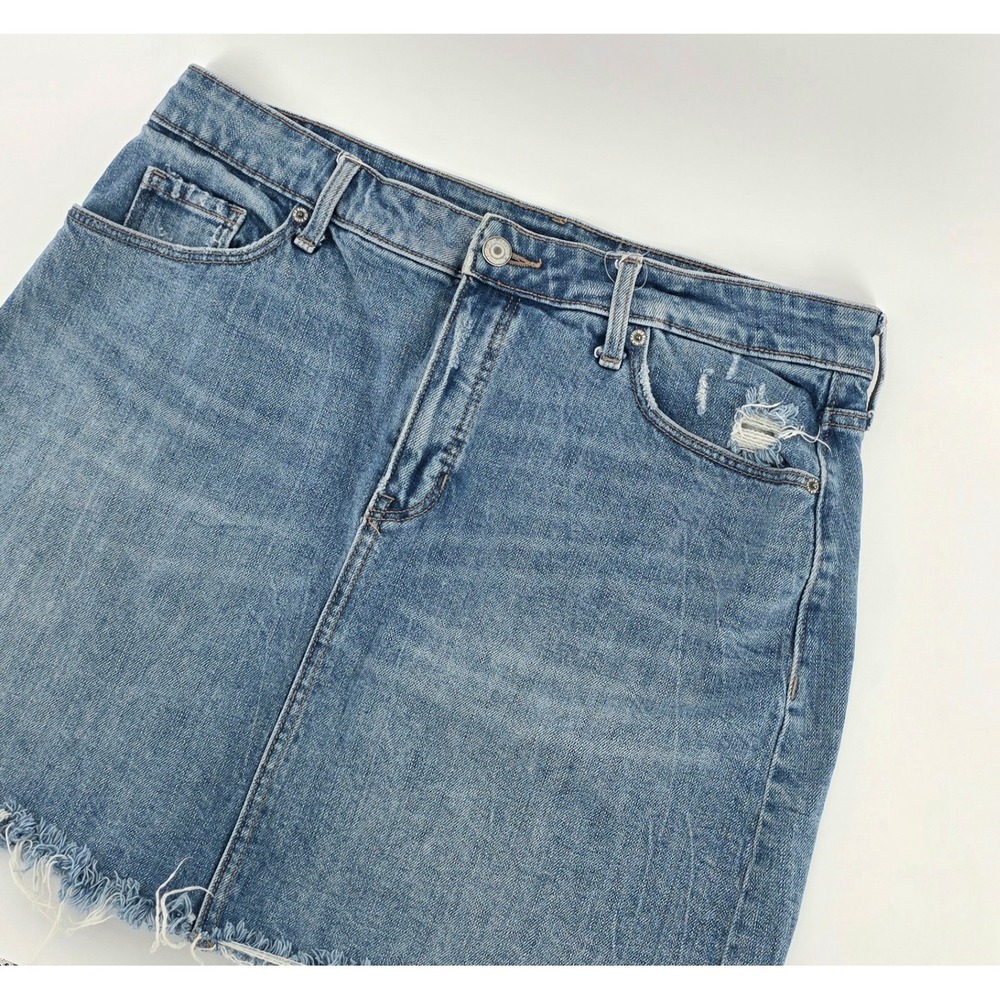 Old Navy Boho Denim Mini Skirt Size 10 Women Blue Raw Hem Distressed